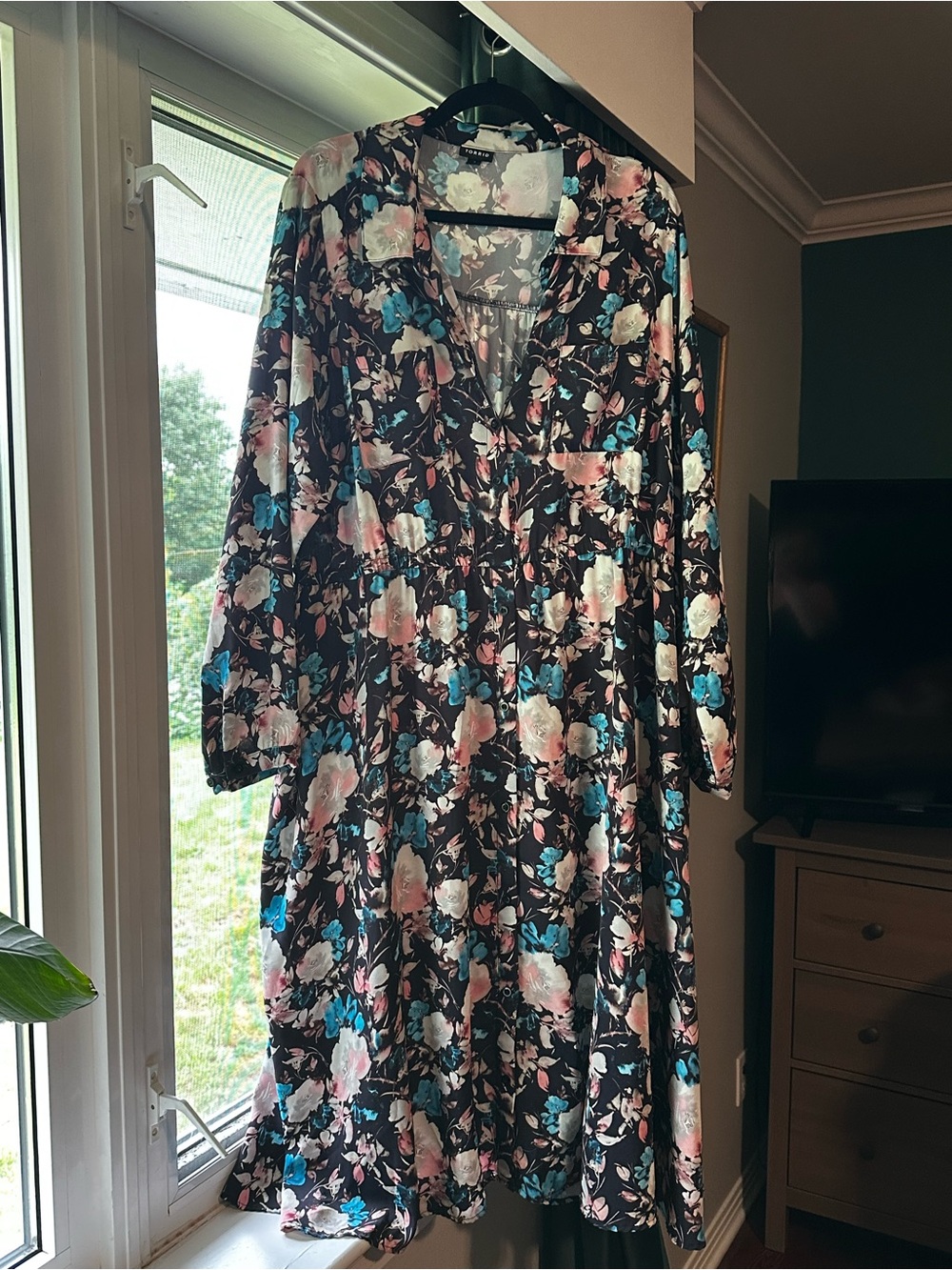 torrid Black Floral Top with Teal Accents